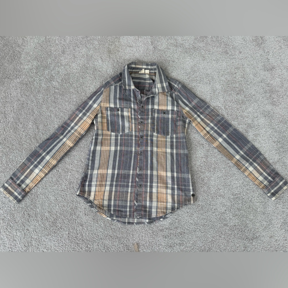 Dark grey/brown plaid button up